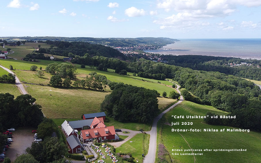Drönarbild med vy över Bjärehalvön, Båstad och Laholmsbukten